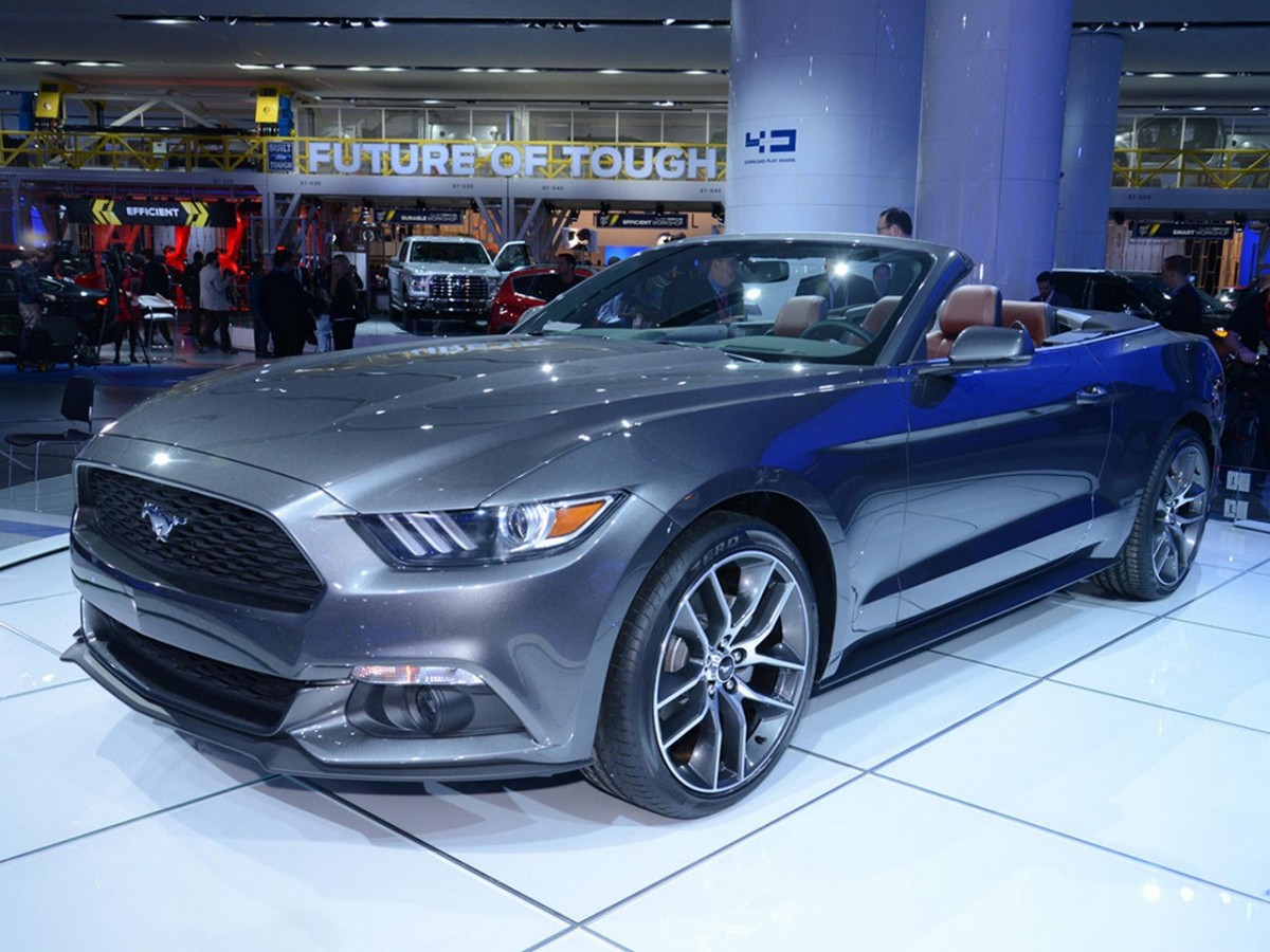 2015 Ford Mustang GT & Convertible