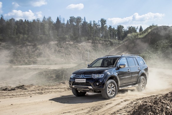 Pajero Sport  2014 на песке