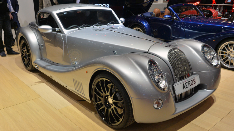 состоялась премьера нового спортивного ретромобиля Morgan Aero 8