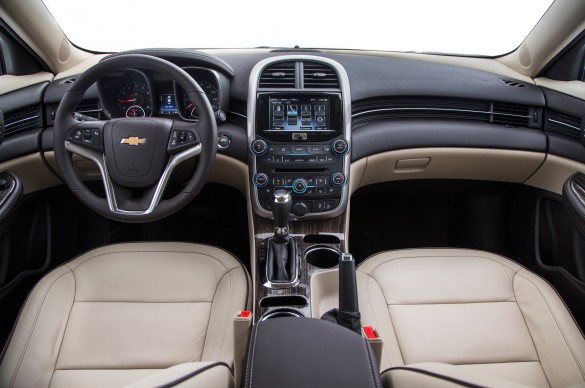  Панель приборов Chevrolet Malibu 