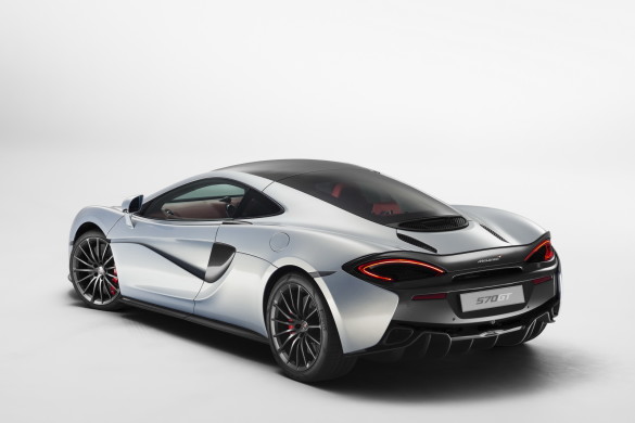 McLaren 570GT, вид сзади