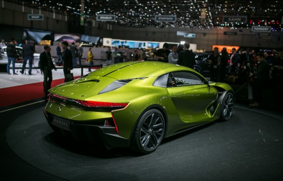 Электрокар E-TENSE,вид сзади