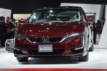 В продажу поступили водородные автомобили Honda Clarity Fuel Cell